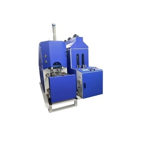 Machine de soufflage de bouteilles PET semi-automatique à faible coût de fabrication indienne pour les startups du secteur des boissons, disponible au prix d'usine - Product Image 1