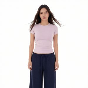 T-shirt en tricot pour femme, couleur lilas, manches courtes, col rond, coupe ajustée, style minimaliste, à porter toute l'année - Product Image 4