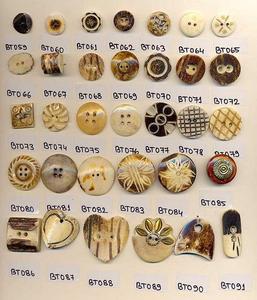 ลูกปัดรูปทรงฮอร์นขนาด 12 มม. หลายสี หลายรูปทรง (รูปหัวใจ รูปทรงมาร์คีส์) สำหรับตกแต่งแว่นตา ลูกปัดเว้นระยะแบบแผ่นแกะสลักจากกระดูกวัว - Product Image 3