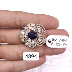 แหวนเงินแท้ 925 ประดับไพลินสีน้ำเงินรอยัลและเพชร ดีไซน์แบบยุโรปและอเมริกา แหวนดีไซน์เนอร์อเนกประสงค์ - Product Image 1