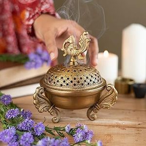 Brûleur à dhoop en laiton massif avec couvercle perforé, brûleur à havan traditionnel pour usage en temple, export, hôtel, restaurant, décoration intérieure, vente en gros - Product Image 1