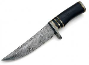 Herramienta fija de acero damasco con patrón de plumas hecha a mano, con mango de madera de ébano y guardacuchillo de damasco. - Product Image 3