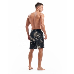 Pantalones Cortos Deportivos con Estampado Tie Dye para Niños, Diseño Multicolor, Cintura con Cordón, Bolsillos, Etiqueta y Logotipo Personalizados - Product Image 4