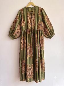 Robe maxi à volants bohème avec imprimé tigre, manches bouffantes, coupe ample, viscose, robe d'été décontractée, robe midi à imprimé floral vintage - Product Image 3