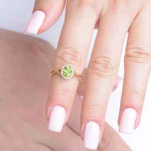 Bague de fiançailles en argent sterling 925 plaqué or 14 carats avec pierre précieuse péridot ovale verte, halo, bijoux fins - Product Image 3