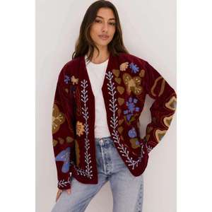 Chaqueta Suzani de algodón burdeos premium, bordada a mano con motivos florales, estilo bohemio, de diseño, ecológica y de secado rápido para mujer. - Product Image 1