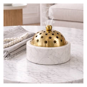 Vente exclusive de brûleur d'encens en laiton doré de luxe, fait main, écologique, avec couvercle découpé en étoile, pour la décoration de table basse moderne - Product Image 1