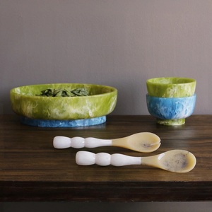 Ensemble de bols à salade en résine avec cuillères, style américain, écologique, passe au lave-vaisselle, finition marbrée rose, pour la décoration de la table à la maison - Product Image 2