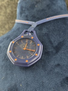 Montre de sport vintage de luxe pour homme, boîtier en plastique, bracelet en plastique, mouvement à quartz analogique, aiguilles lumineuses, forme ronde, cadran de 38 mm - Product Image 6