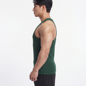 Camiseta sin mangas para hombre, 100% poliéster, ligera, transpirable, estampada, con hombros descubiertos, para gimnasio y fitness. - Product Image 3