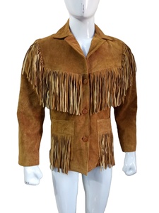 Veste en daim marron personnalisée pour homme, respirante, coupe-vent, fermeture à boutons-pression, col pointu, franges décoratives, style western cowboy - Product Image 3