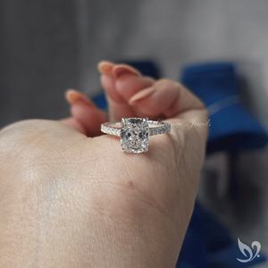 Anillo de Compromiso de Lujo con Diamante Cultivado en Laboratorio, Corte Alargado, 3CT, Catedral Pavé, Certificado IGI, Oro Blanco de 10K - Product Image 5