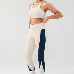 Ensemble de sport 2 pièces pour femme avec logo personnalisé, motif uni, soutien-gorge de sport, legging et ceinture, grandes tailles, effet délavé - Product Image 1