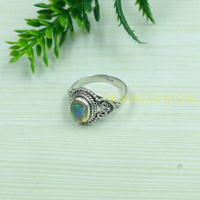 Bague en opale éthiopienne, argent sterling 925, faite à la main, design unique, bague de promesse pour elle, bijoux en opale éthiopienne, cadeau de Noël