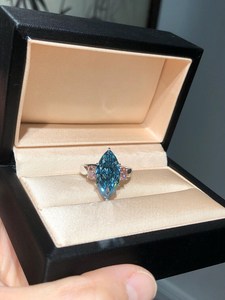 Bague à trois pierres en moissanite bleue taille marquise 2 carats, en argent 925 original, bijou moderne et raffiné, idéal pour les fiançailles - Product Image 2