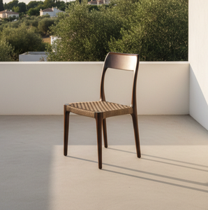 Chaise de salle à manger moderne Traki en teck massif de qualité supérieure avec assise en corde tressée durable et écologique pour salles à manger élégantes et salons de centres commerciaux - Product Image 3