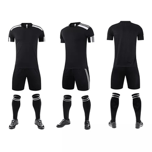 Ensemble d'uniformes de football rouges professionnels - Maillot de football personnalisé pour hommes avec bandes blanches sur les épaules - Kit d'entraînement d'équipe à séchage rapide - Product Image 2