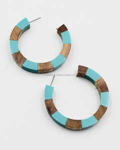 Boucles d'oreilles en résine pour femmes en résine et bois pour articles de fête Bijoux et accessoires à la mode - Product Image 3