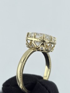 Bague en diamant 14K 18K Or jaune Diamant de laboratoire taille coussin Solitaire pour femme Élégant Cadeau de mariage ou d'anniversaire - Product Image 3