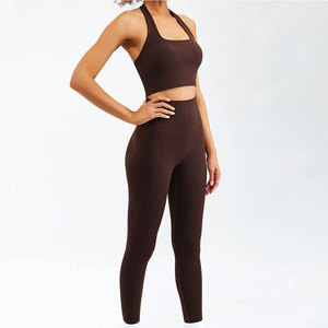 Ensembles de yoga pour femmes, motif uni, taille élastique, logo sur le devant, respirant, ensemble 2 pièces, vêtements de fitness de haute qualité - Product Image 1