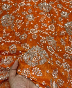 Tissu scintillant en pure soie, richement brodé, le plus vendu, pour vêtements de luxe, disponible à bon prix - Product Image 2