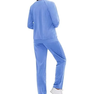 Conjunto Deportivo Elegante de Terciopelo Azul para Mujer, Sudadera y Pantalones de Corte Holgado, Diseño Personalizado, Conjunto de Salón de Terciopelo Azul Suave - Product Image 2