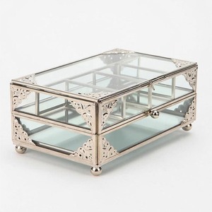 กล่องเก็บเครื่องประดับแก้วหรูหราพร้อมกรอบสีทอง กล่องโชว์เครื่องประดับกรอบโลหะแก้ว กล่องจัดระเบียบสุดหรู - Product Image 1