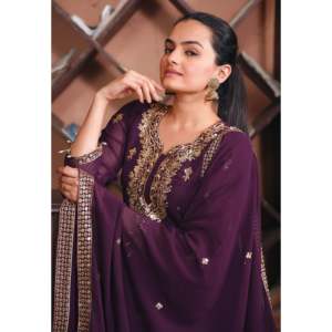 Conjunto de Top, Falda y Dupatta para Mujer con Bordado de Lentejuelas - Product Image 3