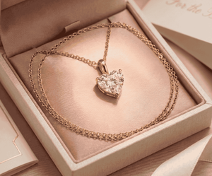 Collier pendentif en or jaune avec diamant de laboratoire d'un carat, serti en clos, certifié, pour femme, par le fabricant - Product Image 2