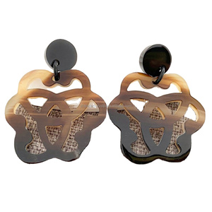 Boucles d'oreilles pendantes faites à la main en corne de buffle, modèle 2025, luxe moderne, personnalisation, pour femmes, accessoires de mode tendance - Product Image 1