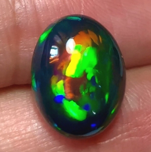 Opale naturelle noire fumée, cabochon, pierres précieuses en vrac, formes ovales, jeu de couleurs, effet de feu, pour la fabrication de bijoux - Product Image 1