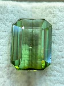 Zehra Gems Bijoux Pierre précieuse naturelle tourmaline bio-verte 3,65 carats 9,2x7,3x5,7mm taille émeraude, pierre libre avec jeu de couleurs, provenant d'Afrique - Product Image 3
