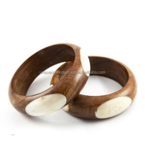 Juego de brazaletes clásicos de madera pulida para mujer, joyería tradicional hecha a mano, ideal para pedidos a granel y suministros de exportación - Product Image 1