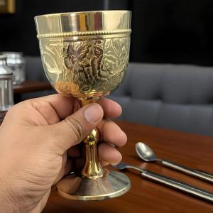 Gobelet en laiton vintage de style médiéval, calice à vin avec boîte en velours, coupe à vin du roi Arthur, cadeau unique pour Thanksgiving - Product Image 4