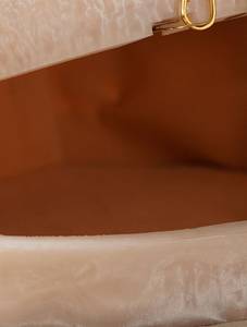 Sacs à main de soirée et de mariage en résine blanche faits à la main avec perles et motifs géométriques, chaînes magnétiques multicolores - Product Image 2