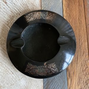 Cendrier décoratif en métal pour table, idéal pour hôtels et cafés - Product Image 2