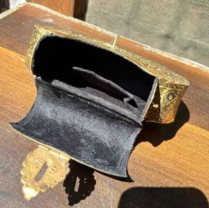 Minaudière de soirée en or rose ornée de cristaux, accessoire de luxe pour réception de mariage avec chaîne d'épaule détachable - Product Image 6