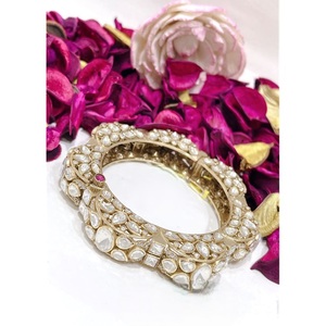 Pulsera de diseño con acabado dorado de la mejor calidad y aspecto de piedras, para mujeres, colección para bodas y fiestas, para mujeres y niñas. - Product Image 2