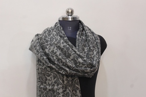 Women Wool Shawl Winter Cutwork Floral Scarf 70x200 cm Gray Black Stole for Daily Wear - Product Image 4