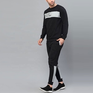Conjunto Deportivo Personalizado para Hombre, Invierno, Ecológico, Color Negro y Gris, Sudadera con Cuello Redondo Estampada, Traje Deportivo de 2 Piezas - Product Image 1