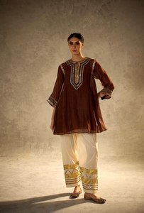 Salwar Kameez MAL CHANDERI Bordado con Gota Patti Marrón, Ropa India y Pakistaní para Mujer, para Bodas, Diwali y Fiestas, de Secado Rápido - Product Image 6
