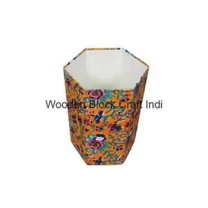 Poubelle décorative ouverte faite à la main en carton PP imprimé au bloc, avec enveloppe en tissu 100 % coton. - Product Image 5