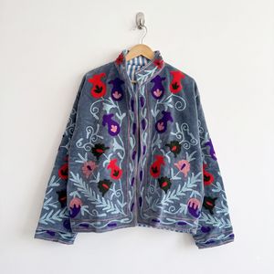 Veste d'hiver réversible en velours brodée à la main, style vintage Suzani, pour femme, motif floral, col montant, doublure en coton - Product Image 1