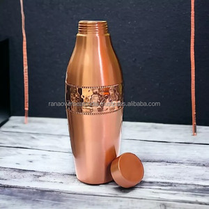 Bouteille en cuivre de qualité supérieure, design martelé, laquée, pour boissons ayurvédiques, idéale pour le yoga, le bien-être et l'usage quotidien à la maison et en voyage - Product Image 3