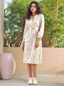 Robe longue légère et confortable pour les occasions spéciales, broderie artisanale Siddharth, nouveau design, imprimé au bloc, en georgette, écologique et naturelle. - Product Image 3