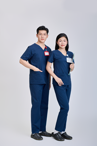 Ensemble d'uniformes médicaux blancs FMF pour hommes et femmes – Tissu extensible doux WFX-CVC avec technologie avancée de détection des épingles - Product Image 3