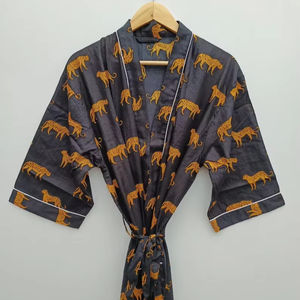 Bata Kimono de Algodón Suave con Estampado de Dibujos Animados para Mujer, Camisón de Verano Hecho a Mano ODM con Cuello en V y Cintura Elástica de Longitud Completa - Product Image 1