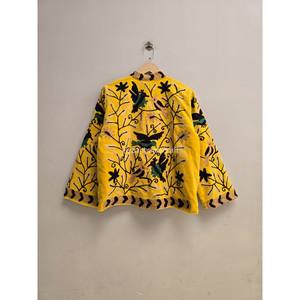 Chaqueta de Terciopelo Amarillo con Bordado de Aves, Chaqueta Estilo Boho Chic, Chaqueta Uzbeka Suzani con Forro Interior de Algodón - Product Image 5