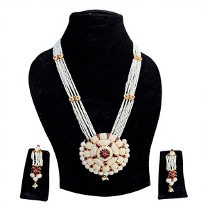 Collier long fait main pour femme, style ethnique traditionnel indien Mores Jaal Puwai, avec perles à base de laiton plaqué or et pierre rose, pour soirée - Product Image 1