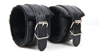 Menottes en cuir noir BDSM pour bondage avec alliage métallique RARISSIME INC RARLEATHER